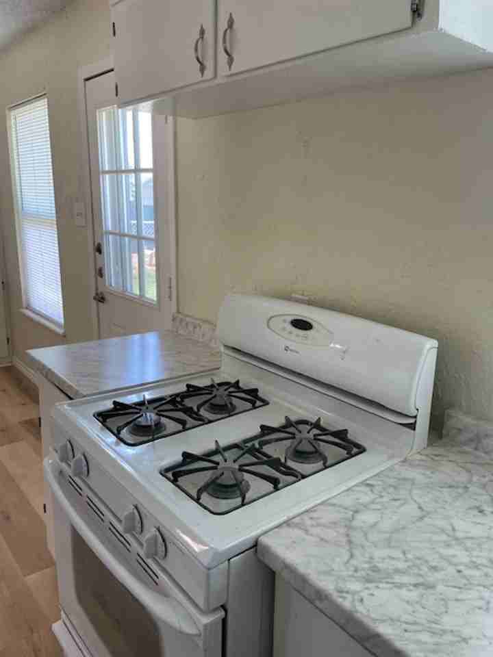 5108 Lamesa Ave - Photo 6 of 14