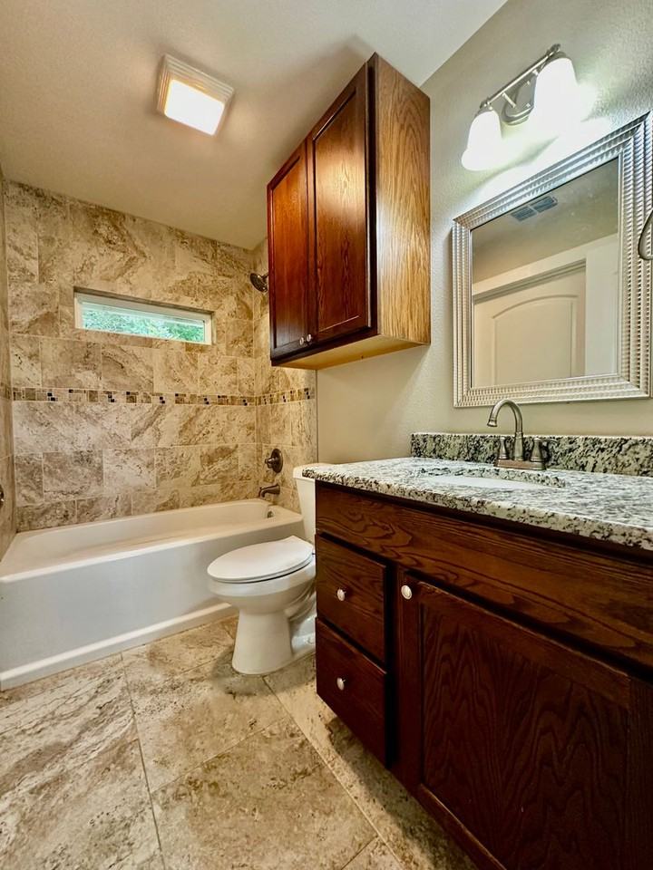 333 Guadalupe St - Photo 6 of 8