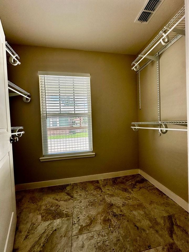 333 Guadalupe St - Photo 7 of 8