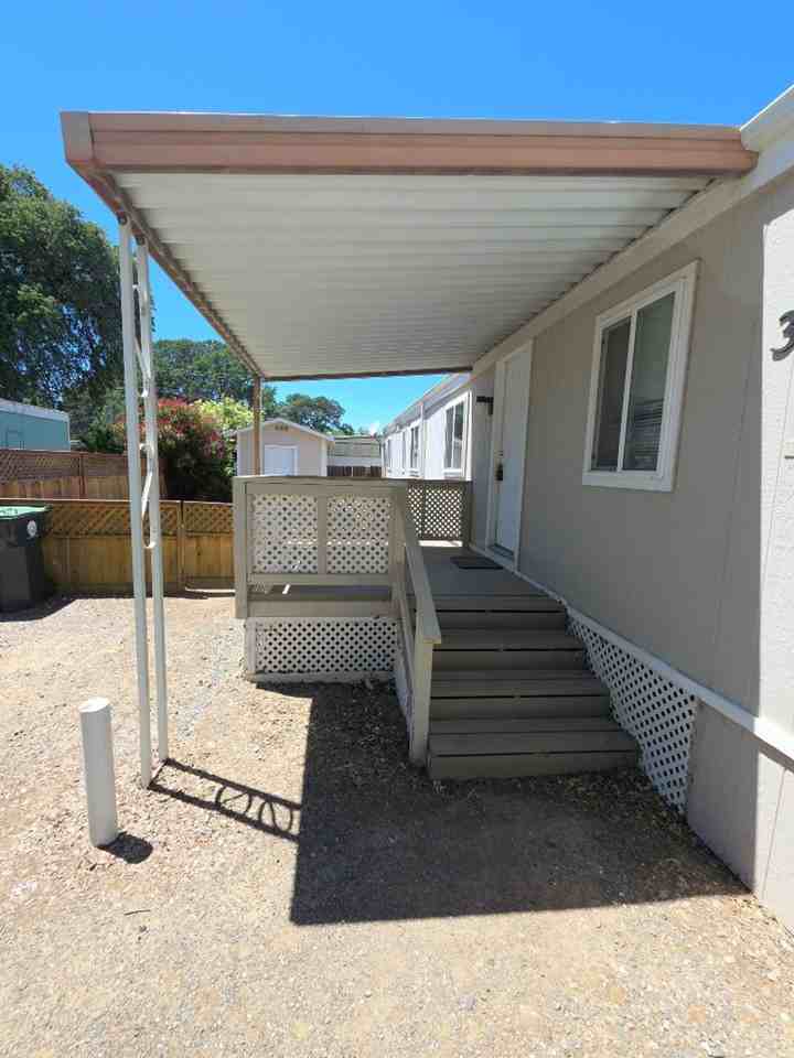3327 Green Ave - Photo 3 of 22