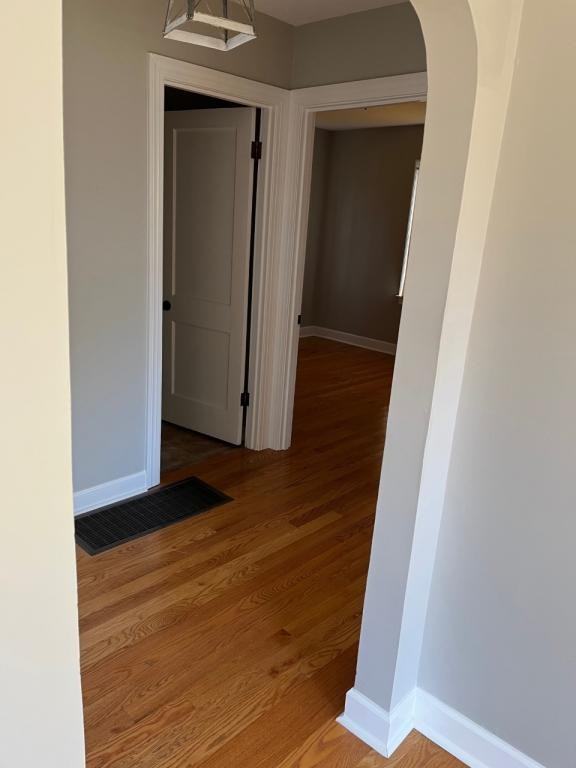 930 N Main St - Photo 4 of 8