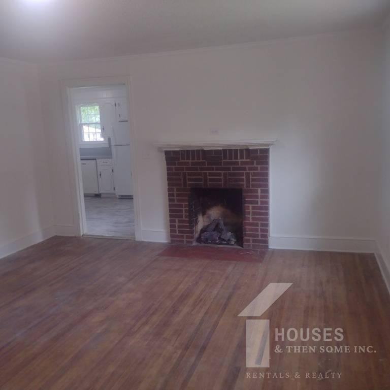 130 Ellison St - Photo 3 of 16