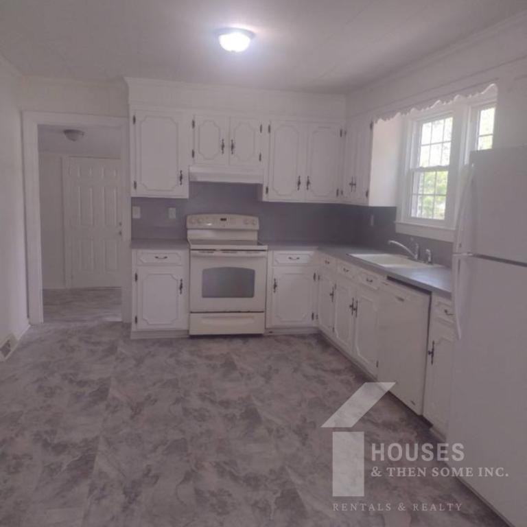 130 Ellison St - Photo 5 of 16