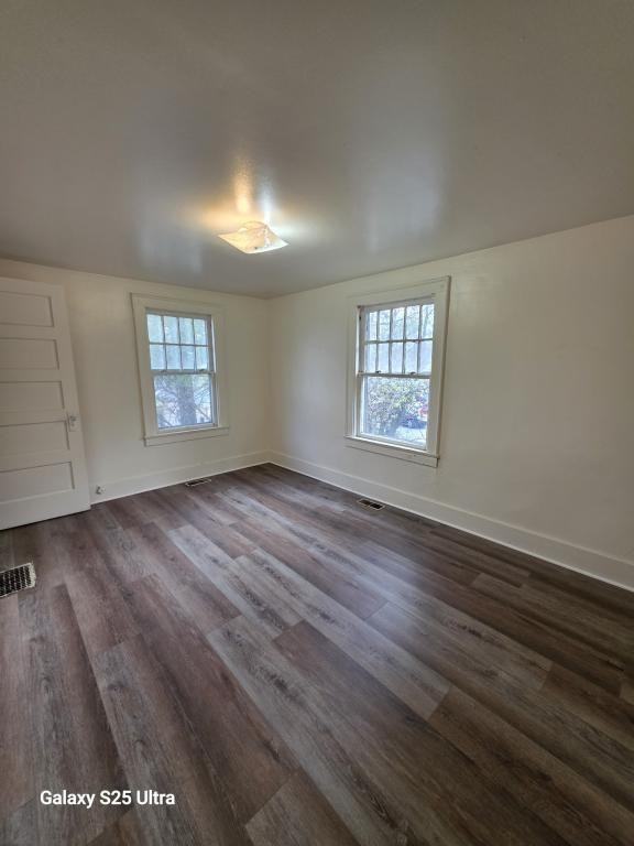 621 1/2 S Main St - Photo 2 of 8