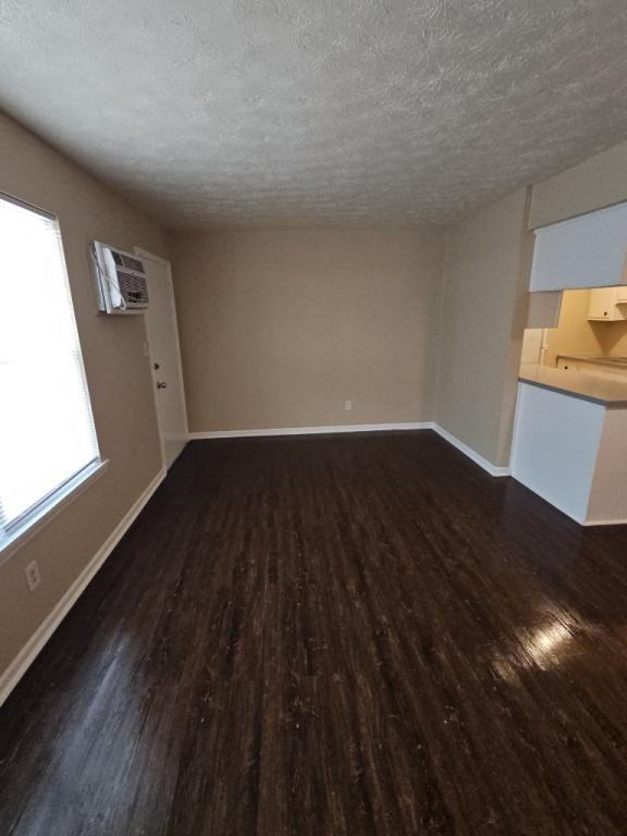 1972 Cambridge Dr - Photo 2 of 10