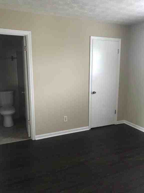 1972 Cambridge Dr - Photo 6 of 10