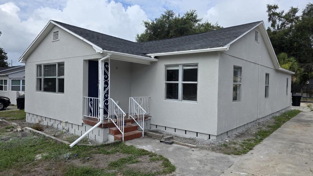 2505 18th St S - Photo 2 of 24