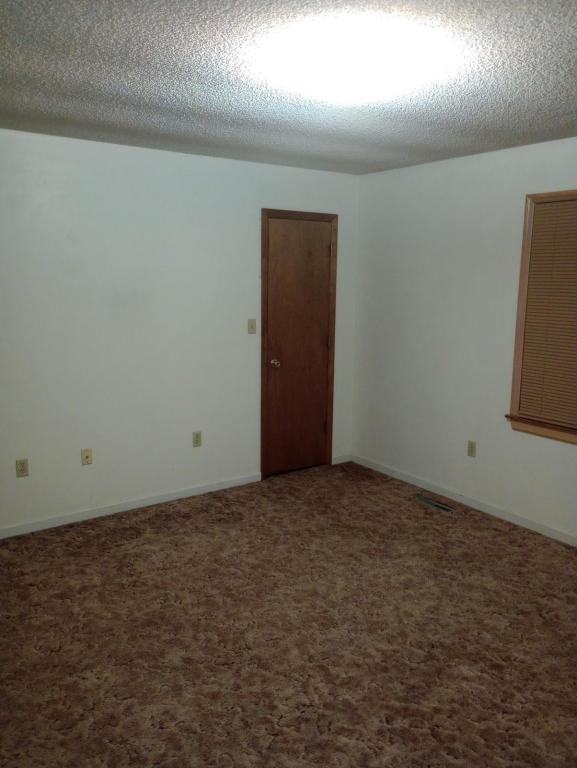 288 Apple Valley Rd - Photo 5 of 6