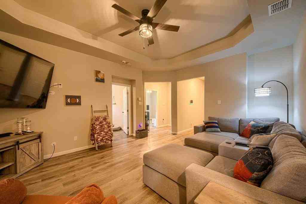 5950 Lake Superior St - Photo 5 of 18