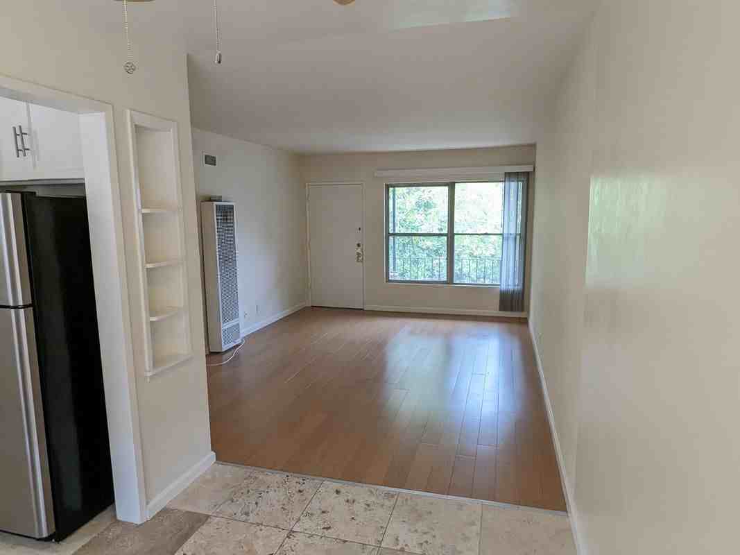 11230 Hortense St - Photo 7 of 13