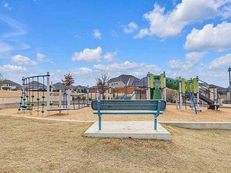 1020 Vista View Dr - Photo 6 of 10