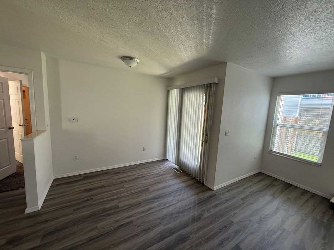 553 S Workland Ln Apt 102 - Photo 3 of 6