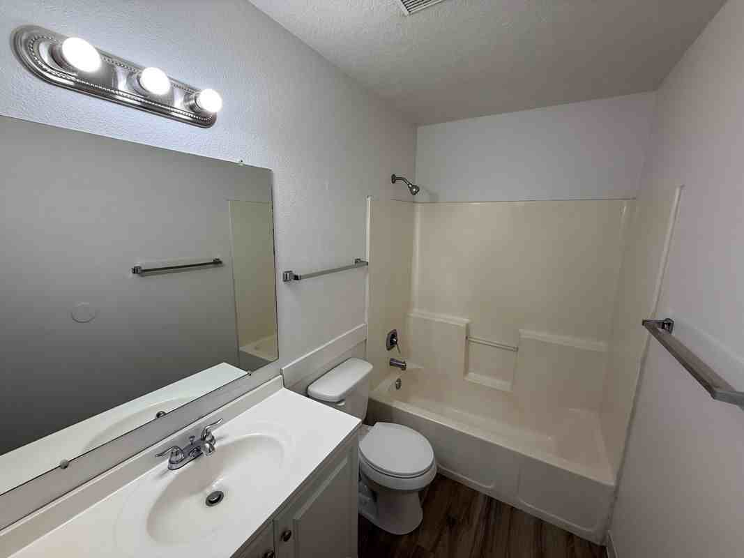 553 S Workland Ln Apt 102 - Photo 6 of 6