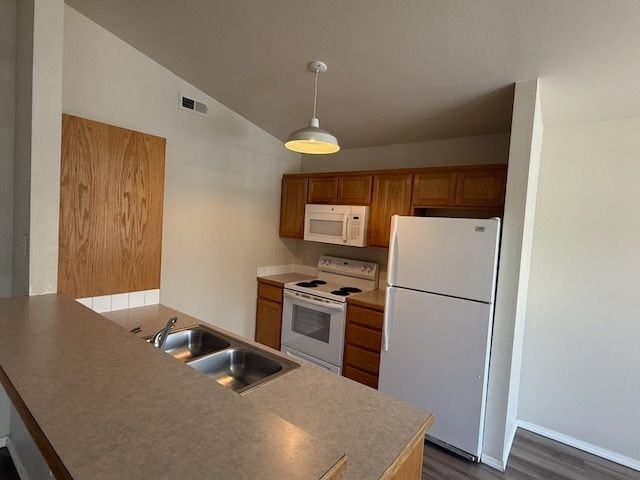 158 N Seafury Ln Apt 202 - Photo 2 of 7