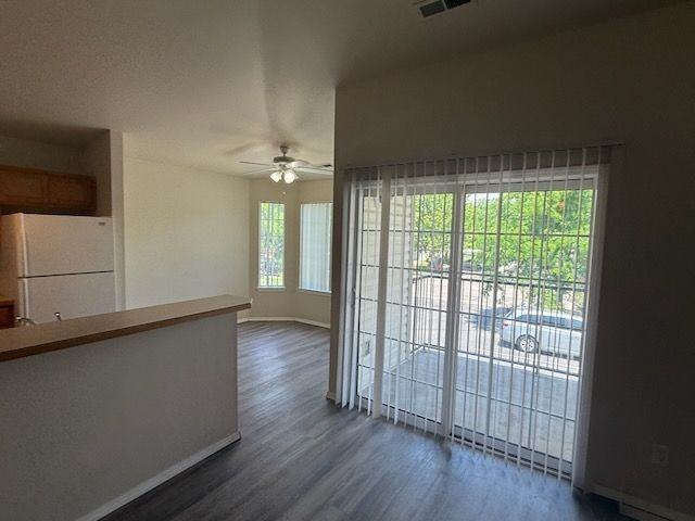 158 N Seafury Ln Apt 202 - Photo 3 of 7