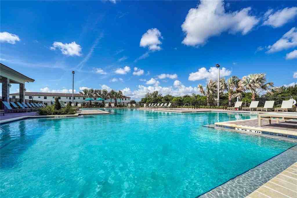 2405 Northwest 131St Circle Clientes@Realtymiamigroup.Com - Photo 2 of 44