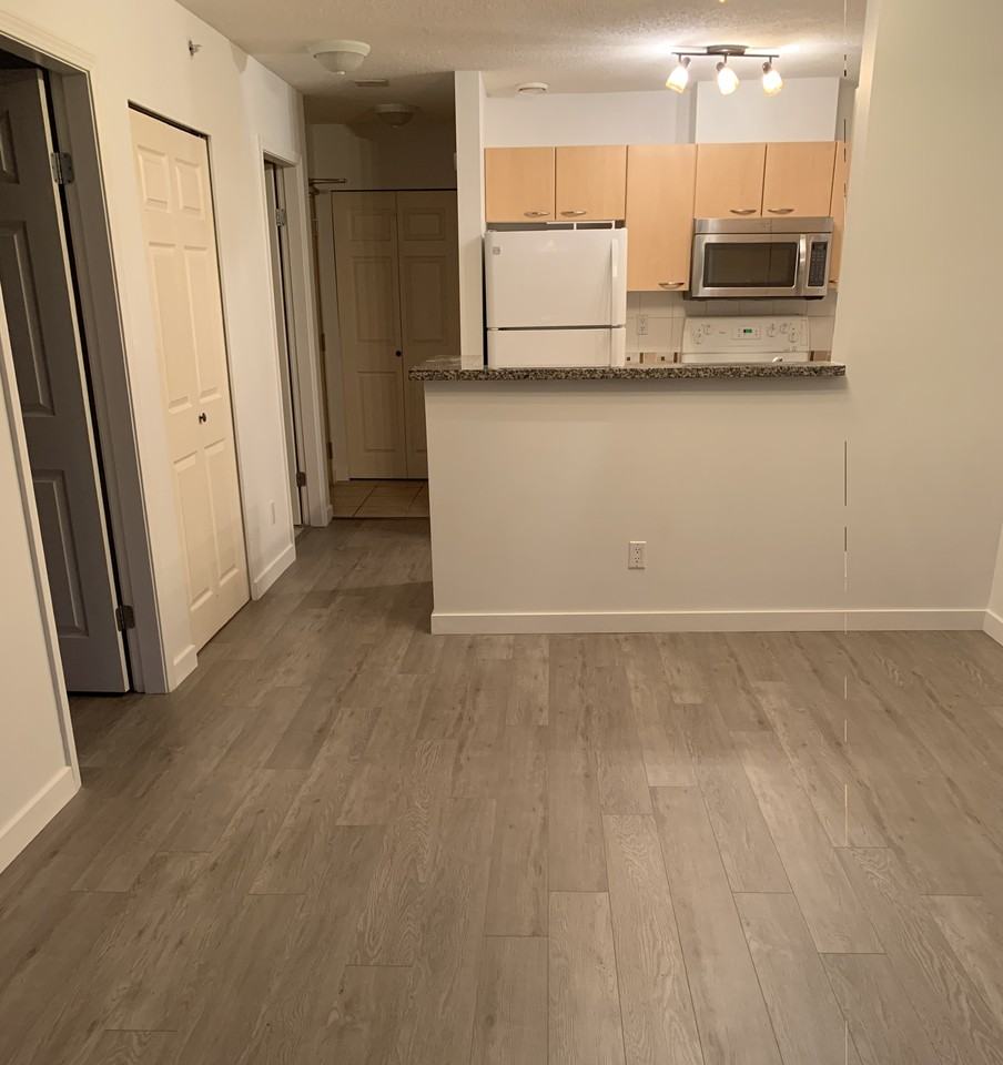 1420 Georgia St W - Photo 6 of 18
