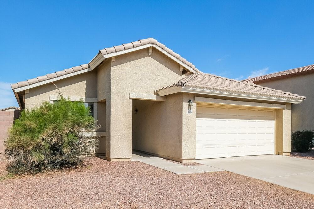 2525 S 109th Dr - Photo 3 of 16
