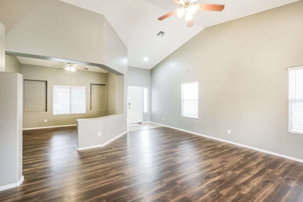 9548 W Miami St - Photo 5 of 16