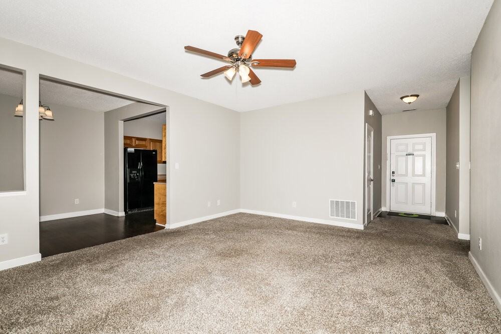 9692 Stonewall Ln - Photo 3 of 16