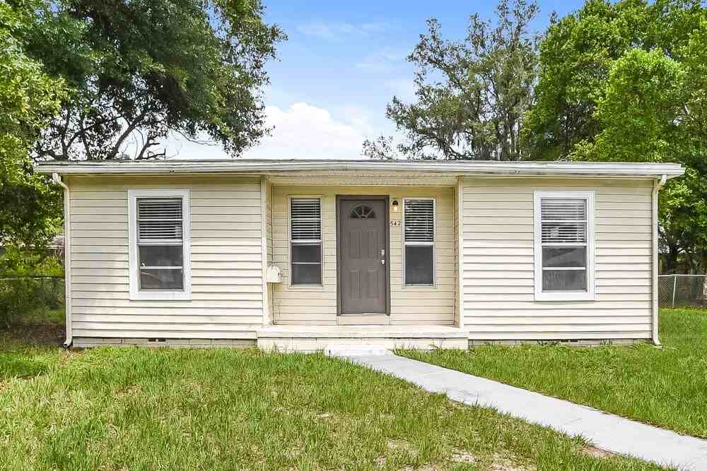 542 Colonnades Cv