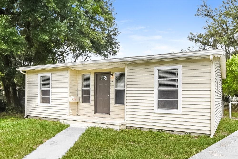 542 Colonnades Cv - Photo 3 of 16