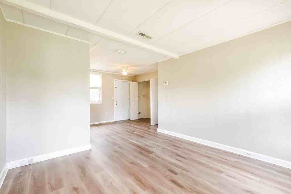 542 Colonnades Cv - Photo 5 of 16