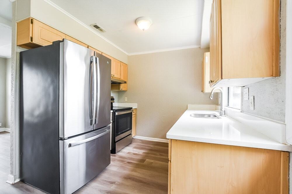 542 Colonnades Cv - Photo 7 of 16
