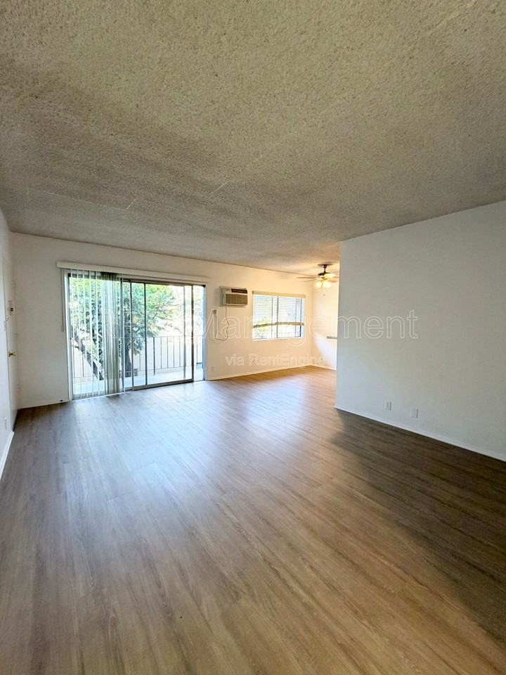 4350 Troost Ave #10 - Photo 2 of 11