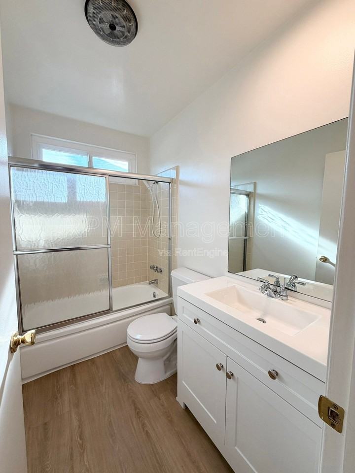 4350 Troost Ave #10 - Photo 5 of 11