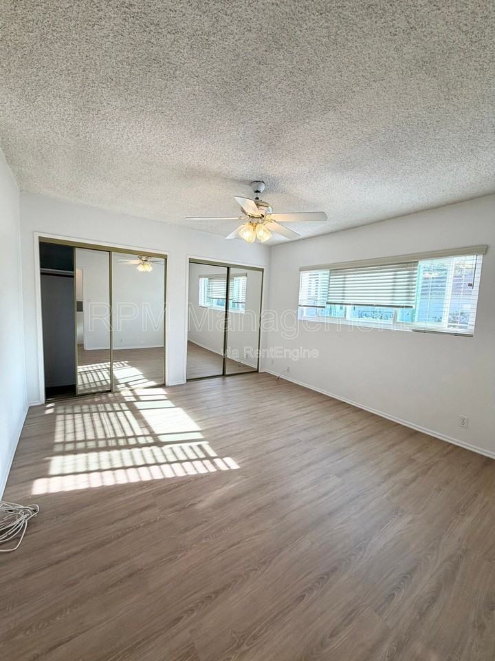 4350 Troost Ave #10 - Photo 6 of 11