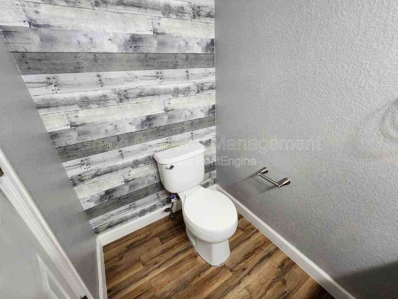 10154 Wyandott Cir N - Photo 5 of 21