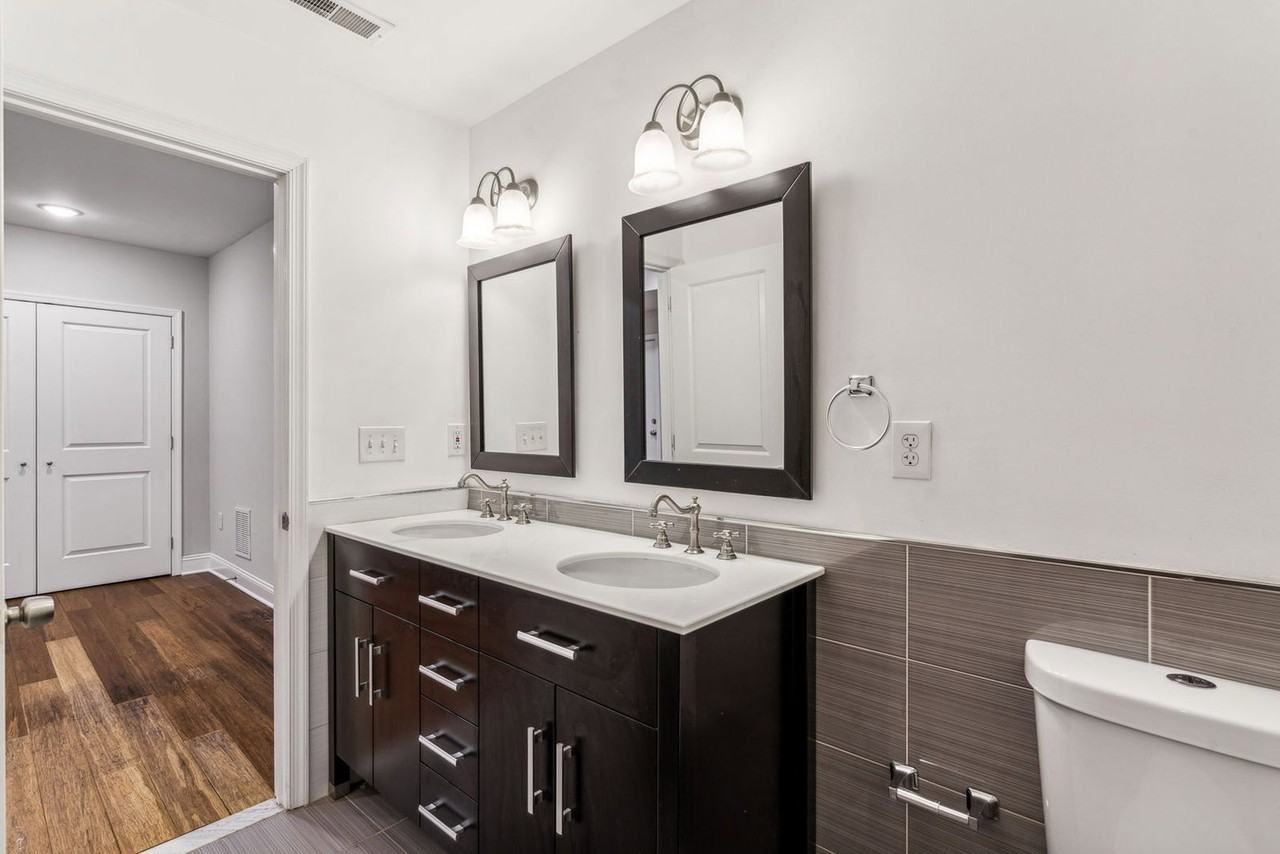 1721 Pine St #B - Photo 4 of 34