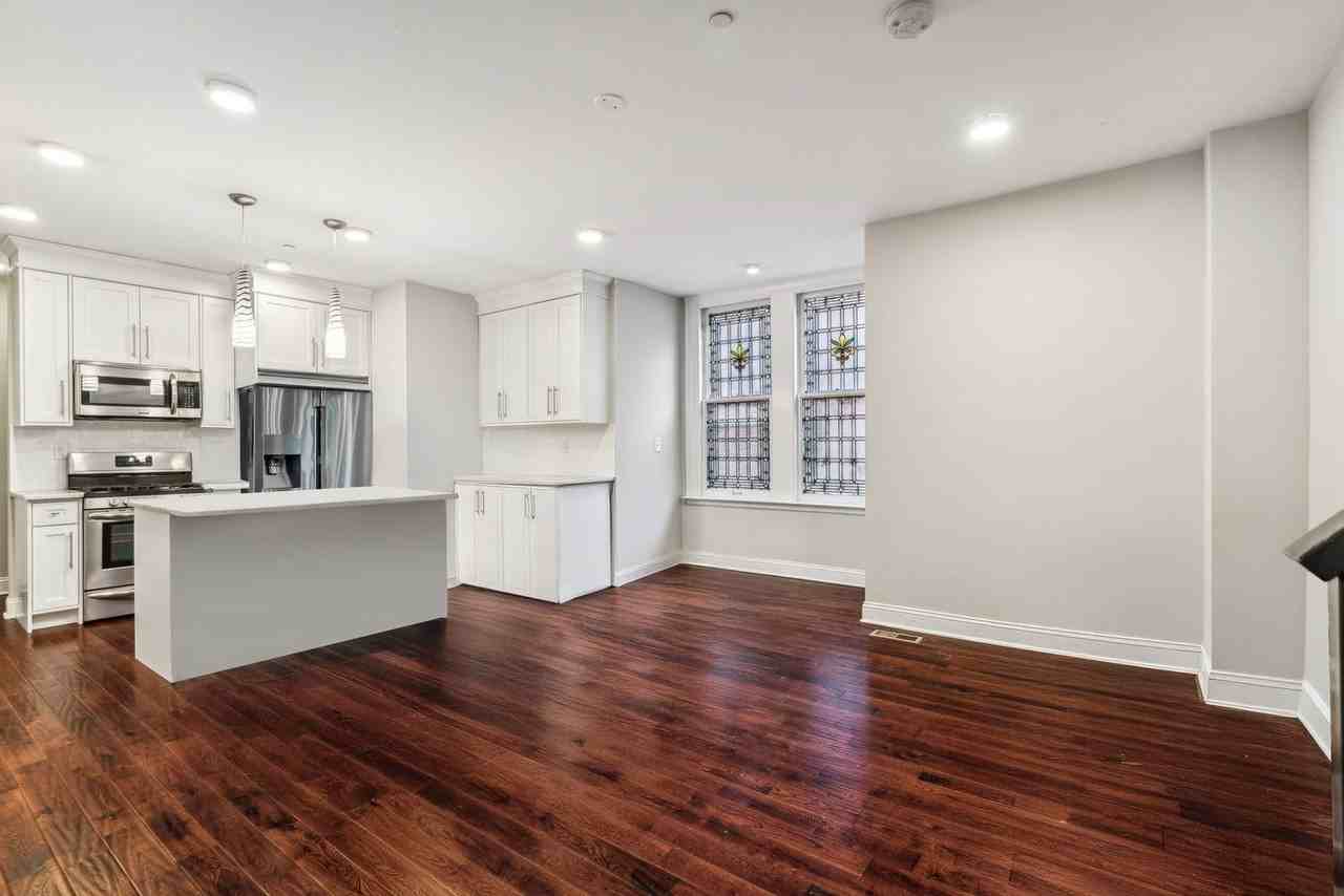 1721 Pine St #B - Photo 7 of 34
