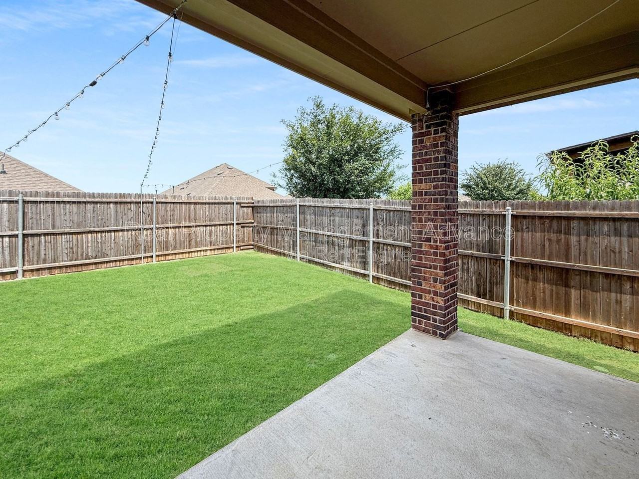2912 Log Cabin Dr - Photo 3 of 19