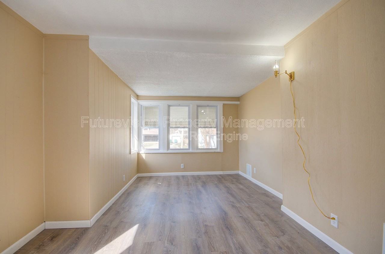 920 Jasper St #1 - Photo 6 of 15