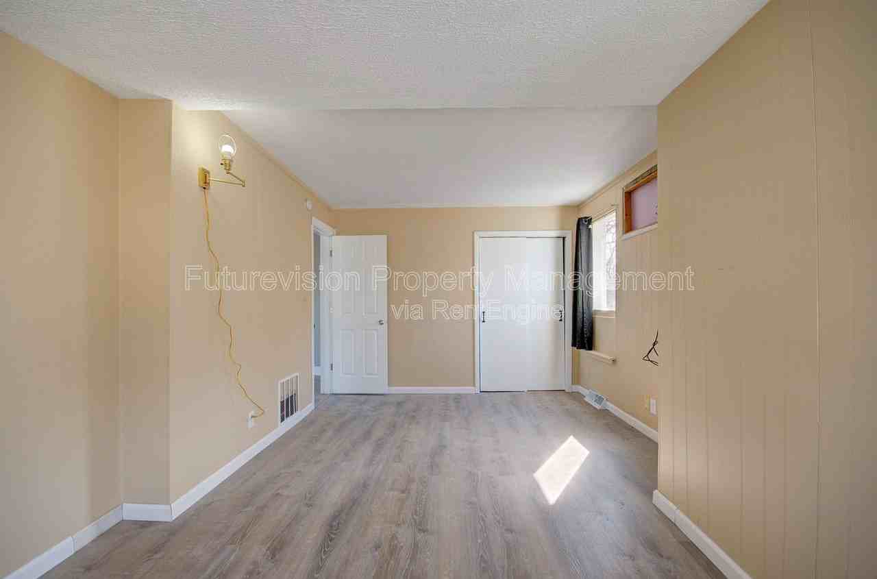 920 Jasper St #1 - Photo 7 of 15