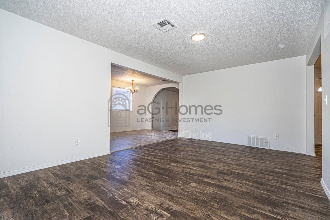 3920 Dentwood Ter - Photo 6 of 27