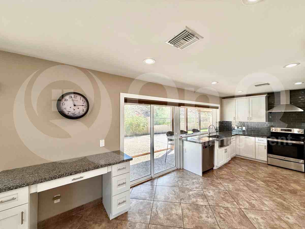 535 W Sweetwater Ave - Photo 3 of 26