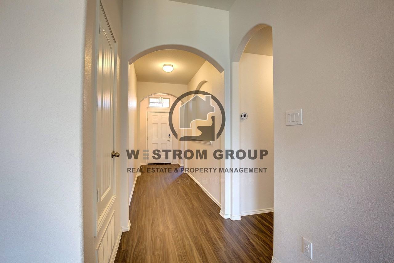 14409 Jaycee Ln - Photo 5 of 28