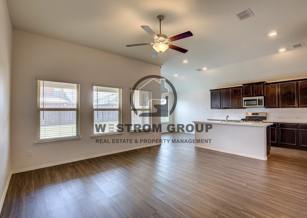 14409 Jaycee Ln - Photo 6 of 28