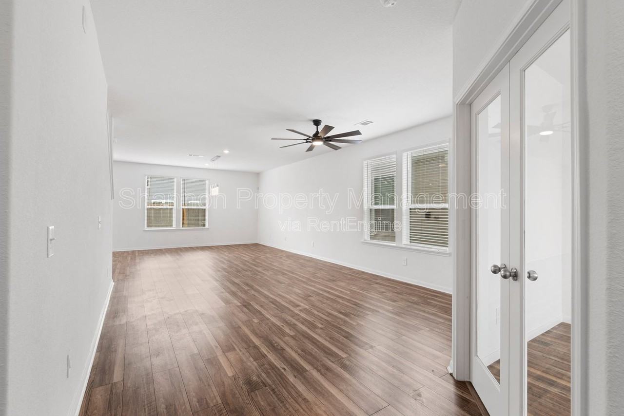5730 Finely Run St - Photo 5 of 33