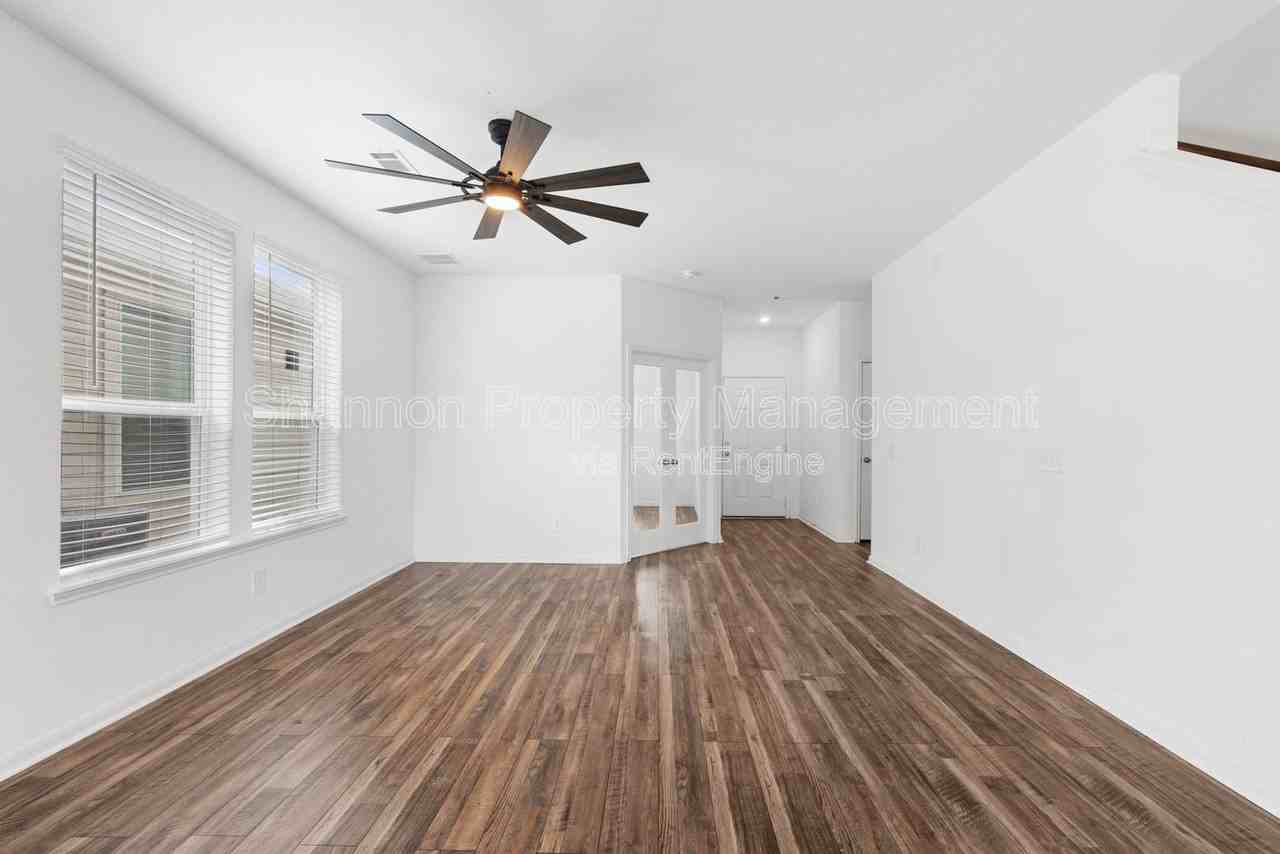 5730 Finely Run St - Photo 6 of 33