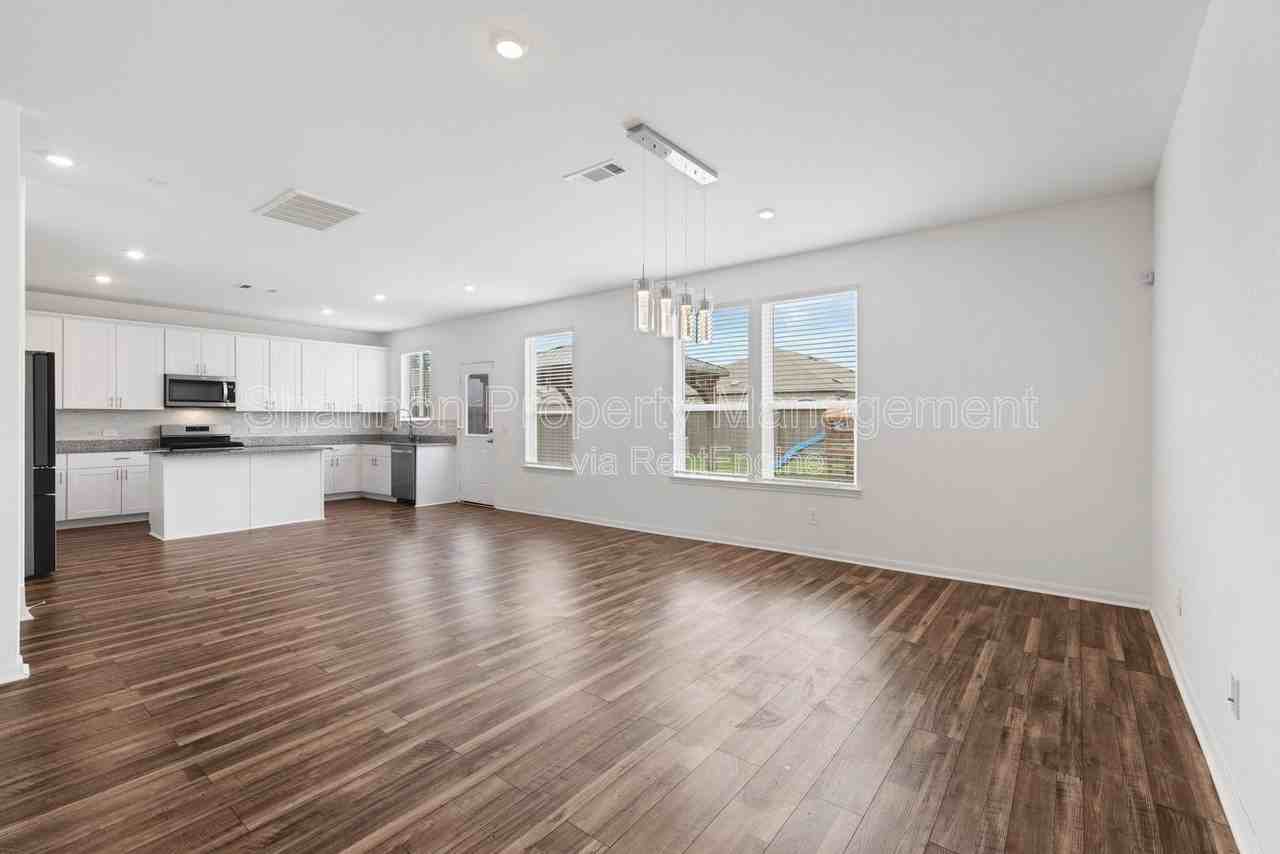 5730 Finely Run St - Photo 7 of 33