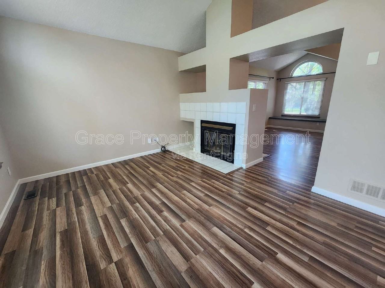 11725 Chase Ct - Photo 4 of 25