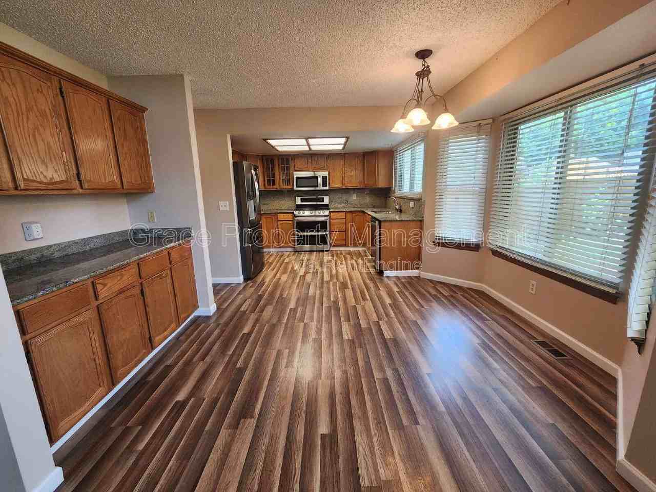 11725 Chase Ct - Photo 6 of 25