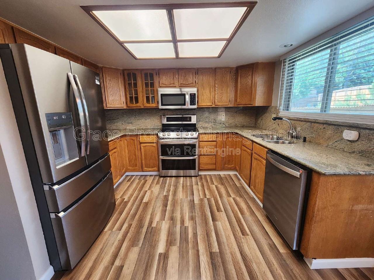11725 Chase Ct - Photo 7 of 25