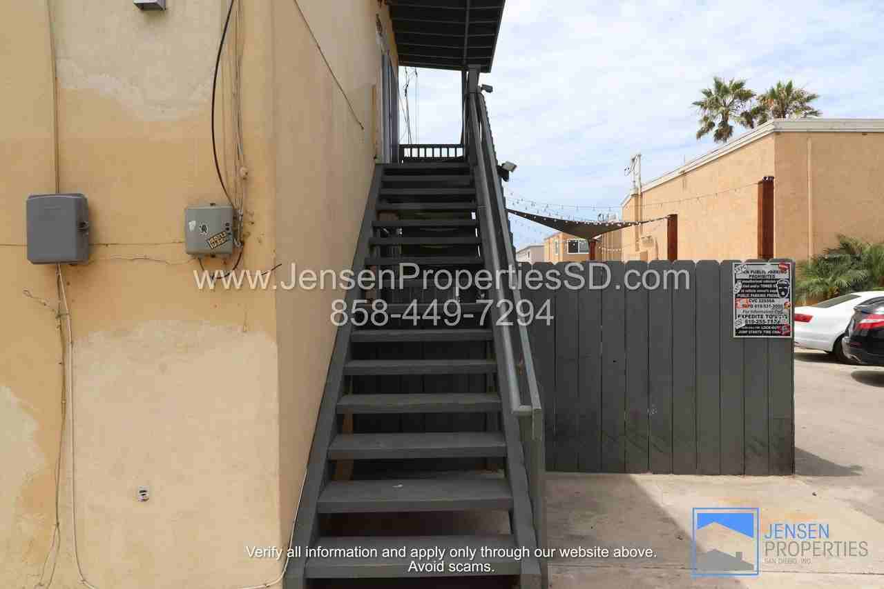 5172 Long Branch Ave - Photo 4 of 15