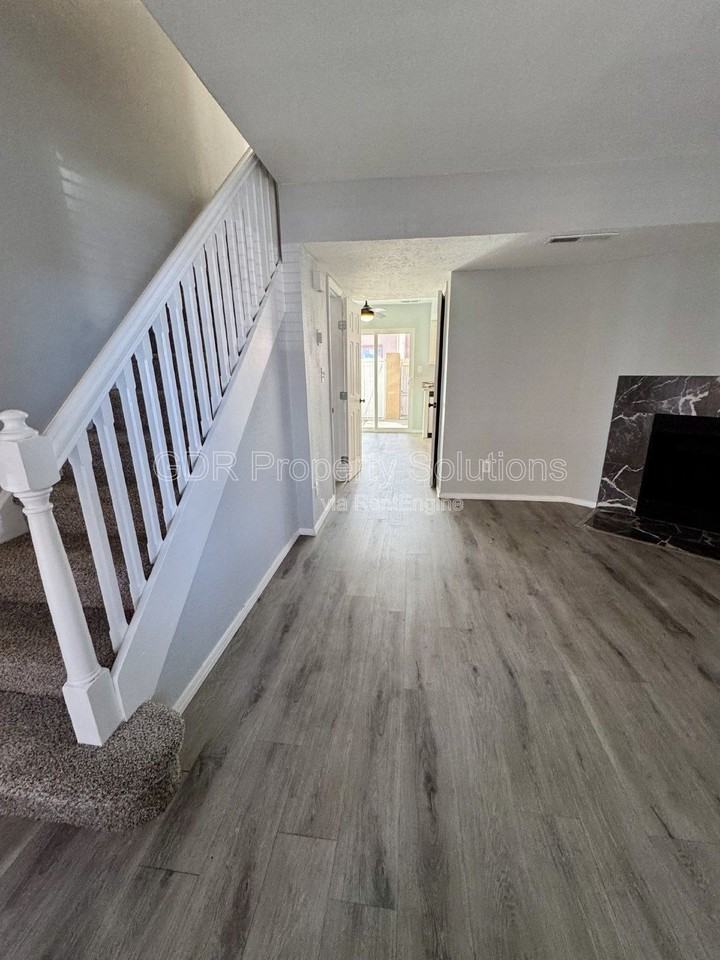 700 Fruit Ave Nw - Photo 3 of 23
