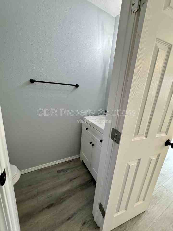 700 Fruit Ave Nw - Photo 4 of 23